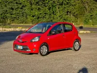 Usata Toyota Aygo Cool 68 CV (50 kW) 2014 Rosso Utilitaria