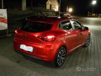 Usata Renault Clio V Intens 101 CV (74 kW) 2021 Rosso Utilitaria