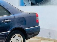 Usata Mercedes C220 150 CV (110 kW) 1999 Blu Berlina