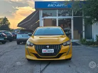 Usata Peugeot 208 Allure 102 CV (75 kW) 2023 Giallo Utilitaria