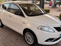 Usata Lancia Ypsilon 69 CV (50 kW) 2018 Bianco Utilitaria