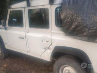 Usado Land Rover Defender 122 HP (89 kW) 2001 Cinzento Cabrios