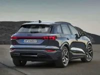 Nuova Audi Q6 e-tron Advanced 100 kW (136 CV) 2026 Argento SUV