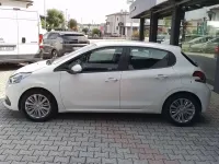 Usata Peugeot 208 Active 82 CV (60 kW) 2018 Bianco Utilitaria