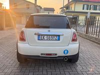 Usata Mini Cooper D 90 CV (66 kW) 2011 Beige Utilitaria