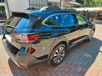Usata Subaru Outback Premium 169 CV (124 kW) 2023 Nero Station wagon