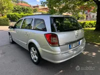 Usata Opel Astra Cosmo 101 CV (74 kW) 2007 Grigio Berlina