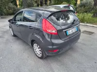 Usata Ford Fiesta 60 CV (44 kW) 2011 Berlina