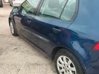 Usata VW Golf V 2006 Blu Utilitaria