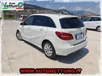 Usata Mercedes B180 Premium 109 CV (80 kW) 2018 Bianco Utilitaria