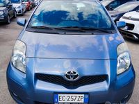 Usata Toyota Yaris 100 CV (73 kW) 2010 Blu Utilitaria