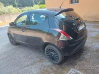 Usata Lancia Ypsilon 69 CV (50 kW) 2013 Viola Utilitaria