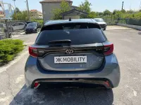 Nuova Toyota Yaris Hybrid Premium 92 CV (67 kW) 2026 Celestite grey Berlina