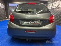 Usata Peugeot 208 95 CV (69 kW) 2015 Grigio Utilitaria