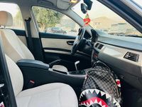 Usata BMW 318 143 CV (105 kW) 2011 Nero Station wagon