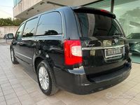Usata Lancia Voyager Platinum 177 CV (130 kW) 2013 Nero Monovolume