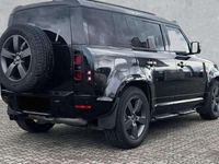 Usata Land Rover Defender HSE Dynamic 249 CV (183 kW) 2024 Nero metallizzato SUV
