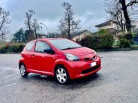 Usata Toyota Aygo 68 CV (50 kW) 2010 Rosso Utilitaria