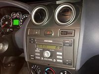 Usata Ford Fiesta 58 CV (42 kW) 2006 Rosso Utilitaria