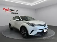 Usata Toyota C-HR Trend 122 CV (89 kW) 2019 Pearl white SUV