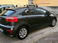 Usata Kia Rio Active 75 CV (55 kW) 2015 Grigio Berlina