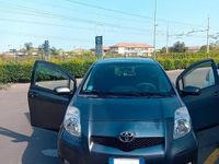 Usata Toyota Yaris 69 CV (50 kW) 2009 Grigio Utilitaria