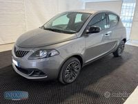 Usata Lancia Ypsilon Silver 70 CV (51 kW) 2022 Grigio metallizzato Utilitaria