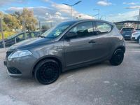 usata Lancia Ypsilon 1.0 FireFly 5 porte S&S Hybrid Ecochic Silver