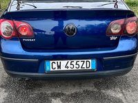 Usata VW Passat 105 CV (77 kW) 2005 Blu Berlina