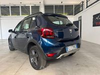 Usata Dacia Sandero Stepway 90 CV (66 kW) 2017 Blu Berlina