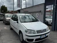 Usata Fiat Punto 80 CV (58 kW) 2003 Bianco Utilitaria