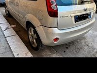 Usata Ford Fiesta 68 CV (50 kW) 2007 Grigio Utilitaria