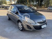 Usata Opel Corsa Edition 86 CV (63 kW) 2013 Grigio Berlina