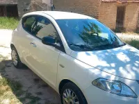 Usata Lancia Ypsilon 69 CV (50 kW) 2012 Bianco Utilitaria
