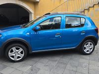 Usata Dacia Sandero Stepway 90 CV (66 kW) 2015 Blu Berlina