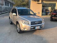 Usata Toyota RAV4 Luxury 177 CV (130 kW) 2007 Grigio SUV