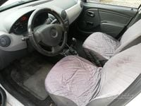 Gebraucht Dacia Sandero 72 PS (52 kW) 2010 Weiß Limousine