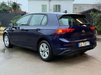 Usata VW Golf VIII Life 131 CV (96 kW) 2020 Blu/azzurro Berlina