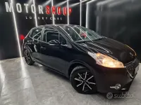 Usata Peugeot 208 Active 68 CV (50 kW) 2013 Nero Utilitaria