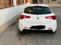 Usata Alfa Romeo Giulietta 120 CV (88 kW) 2019 Bianco Utilitaria