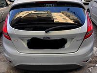 Usata Ford Fiesta 90 CV (66 kW) 2009 Grigio Utilitaria