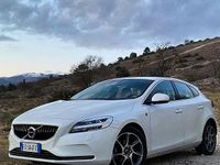 Usata Volvo V40 120 CV (88 kW) 2016 Bianco Station wagon