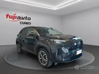 Usata Toyota Yaris Cross Lounge 116 CV (85 kW) 2022 Nero SUV