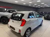 Usado Kia Picanto 67 CV (49 kW) 2017 Blanco Utilitario
