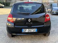 Usata Renault Clio II LE 75 CV (55 kW) 2008 Berlina