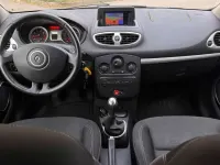 Usata Renault Clio III Dynamique 75 CV (55 kW) 2010 Grigio Berlina