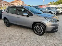 Usata Peugeot 2008 Active 99 CV (72 kW) 2017 Grigio SUV