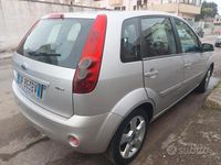Usata Ford Fiesta 68 CV (50 kW) 2008 Grigio Utilitaria
