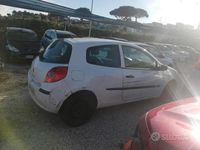 Usata Renault Clio II 105 CV (77 kW) 2006 Bianco Utilitaria