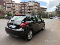 Usata Peugeot 208 Allure 75 CV (55 kW) 2017 Nero Utilitaria